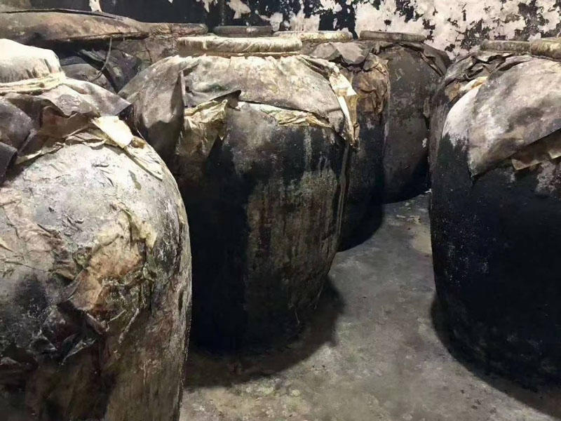 白酒批发价格:酱香型白酒为什么比酱香型白酒贵？